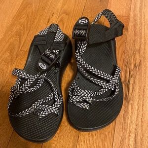 Women’s 6 Chaco new without tags